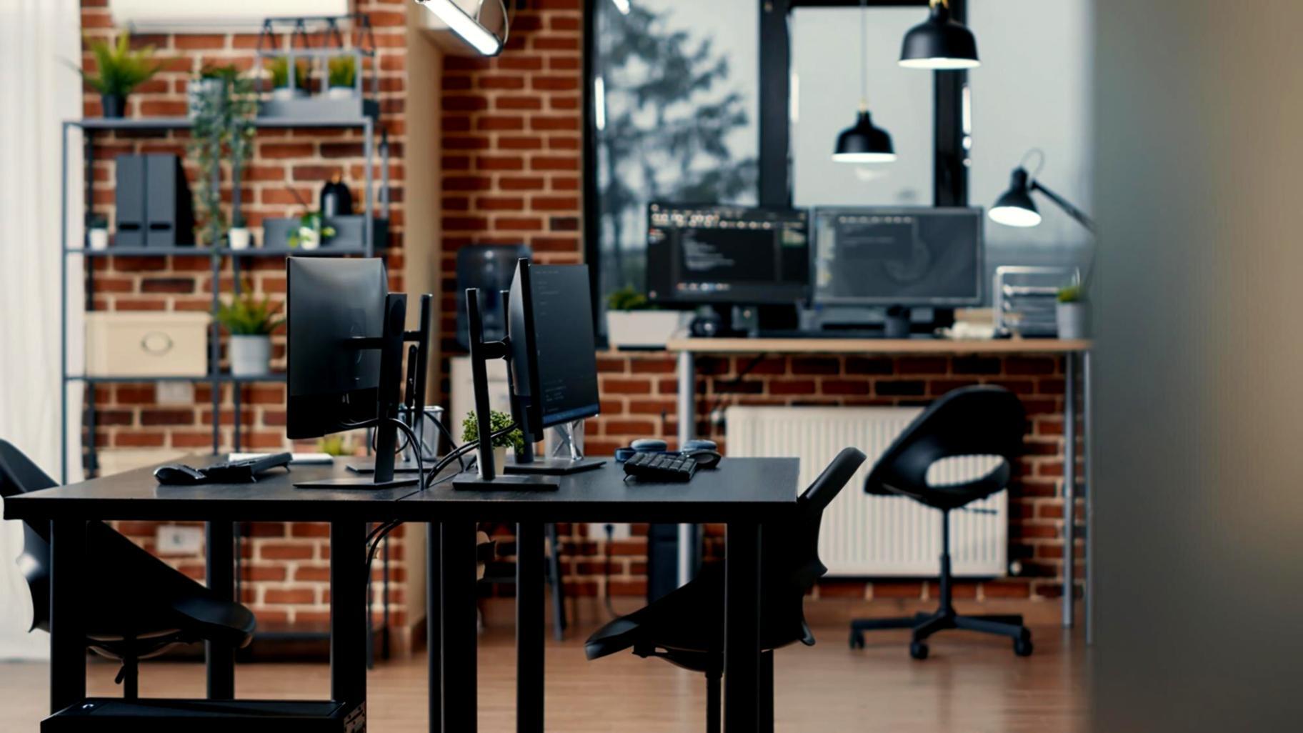 Modern programming education environment with advanced development tools